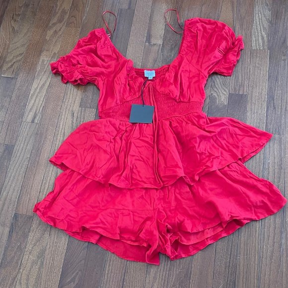 NWT Le Lis Red Puff Sleeve Tiered Romper Size Medium - Picture 8 of 16